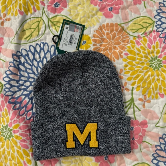Other - NWT u of m Michigan beanie hat